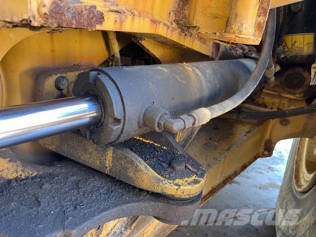 CAT 740B 연결식 홀러
