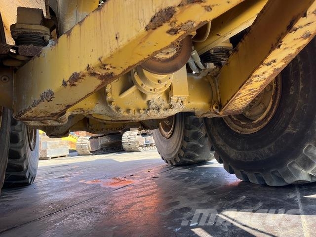 CAT 740B 연결식 홀러