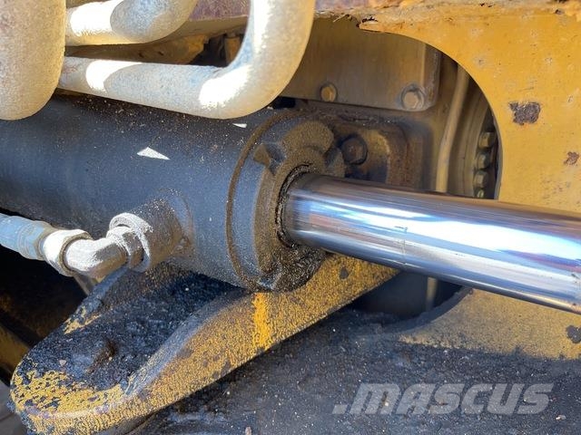 CAT 740B 연결식 홀러