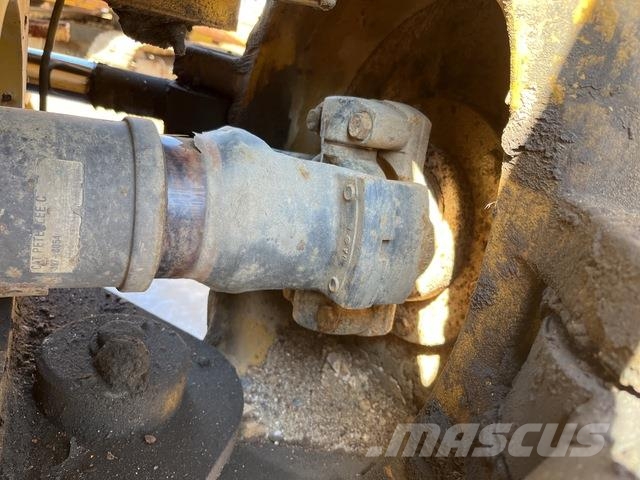 CAT 740B 연결식 홀러