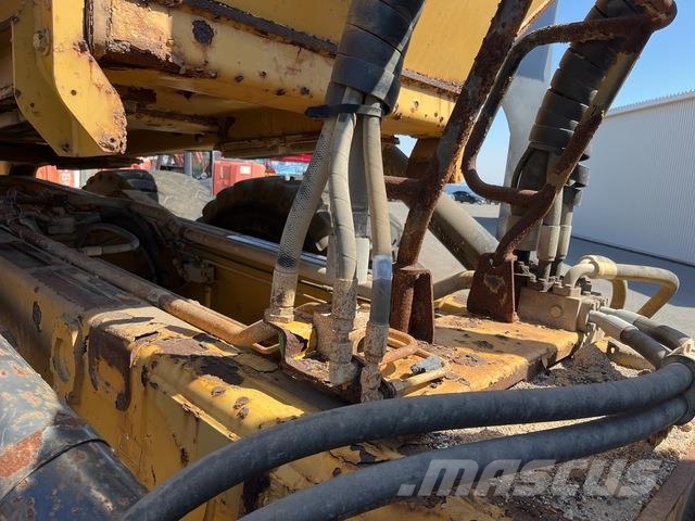 CAT 740B 연결식 홀러