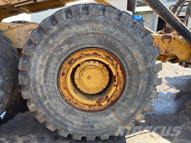 CAT 740B 연결식 홀러