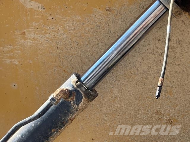 CAT 740B 연결식 홀러