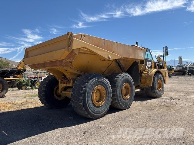 CAT 740B Дъмпери/моторни превозни средства