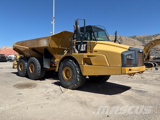 CAT 740B Дъмпери/моторни превозни средства