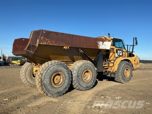 CAT 740B Liigendraamiga pinnaseveokid