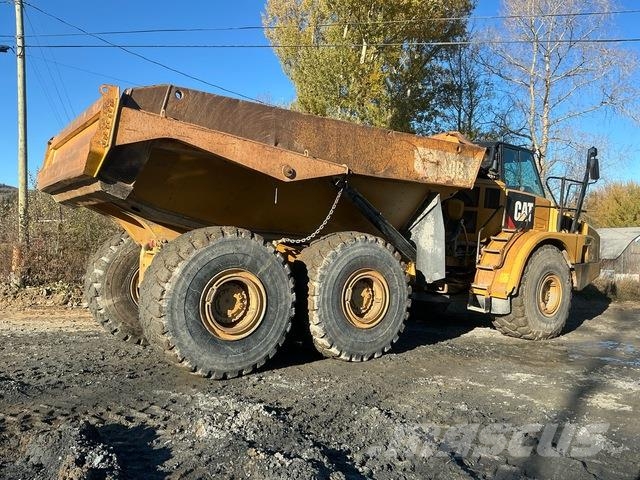 CAT 740B Csuklósdömperek