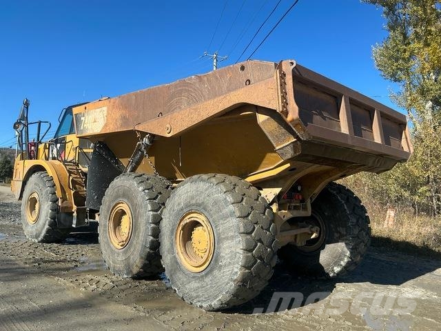 CAT 740B Csuklósdömperek