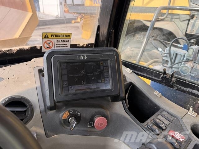 CAT 745 Dumper - Knickgelenk