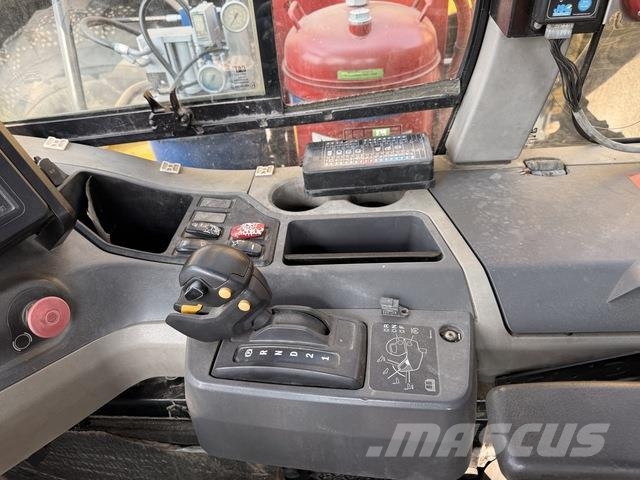CAT 745 Dumper - Knickgelenk