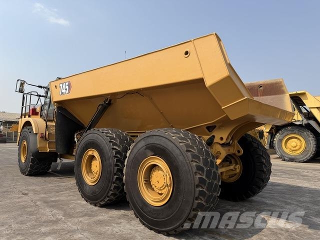 CAT 745 Dumper - Knickgelenk