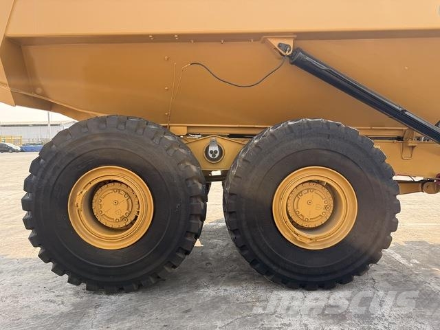 CAT 745 Dumper - Knickgelenk