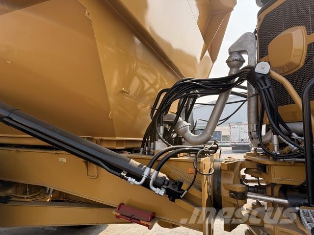 CAT 745 Dumper - Knickgelenk