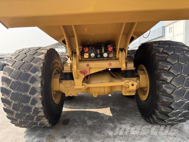 CAT 745 Dumper - Knickgelenk