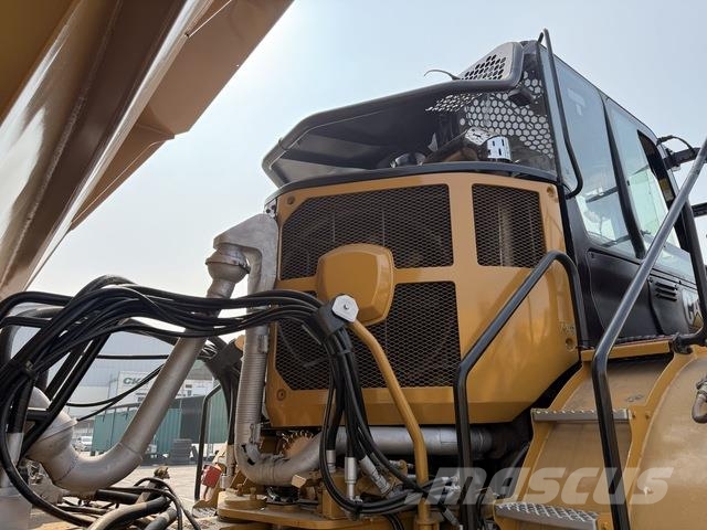 CAT 745 Dumper - Knickgelenk