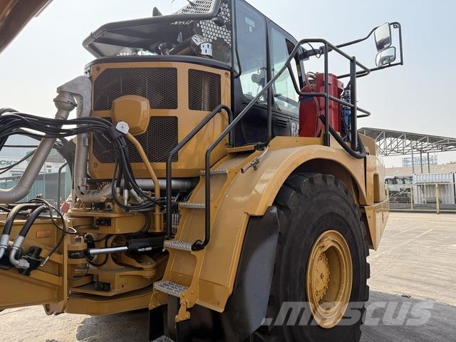 CAT 745 Dumper - Knickgelenk