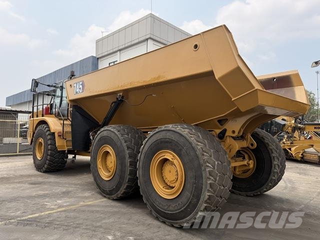 CAT 745 Dumper - Knickgelenk