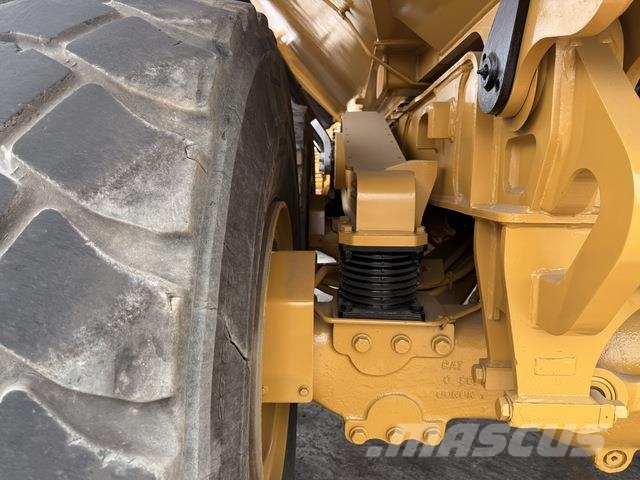 CAT 745 Dumper - Knickgelenk
