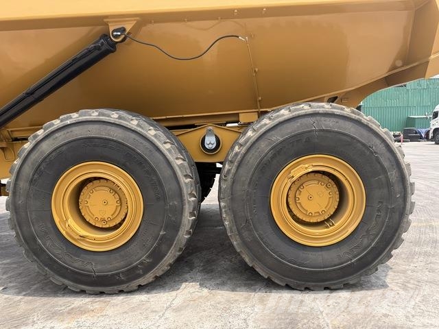 CAT 745 Dumper - Knickgelenk