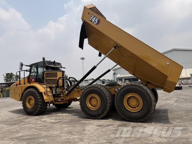 CAT 745 Dumper - Knickgelenk