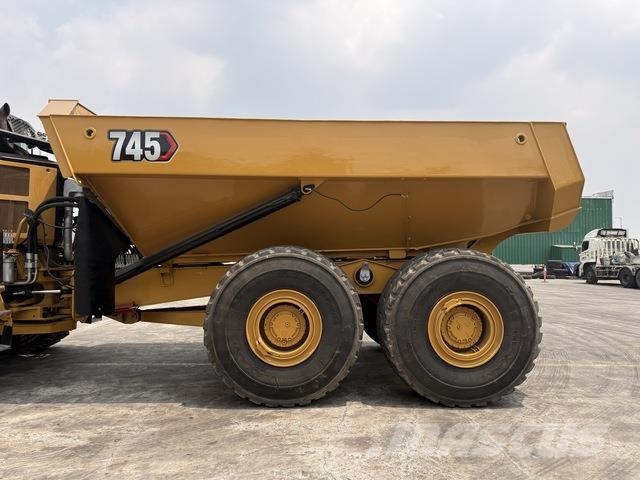 CAT 745 Dumper - Knickgelenk