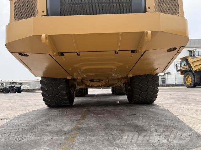 CAT 745 Dumper - Knickgelenk