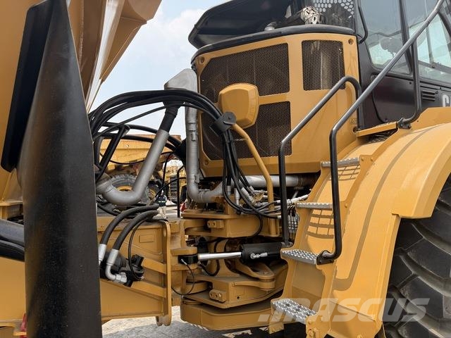 CAT 745 Dumper - Knickgelenk