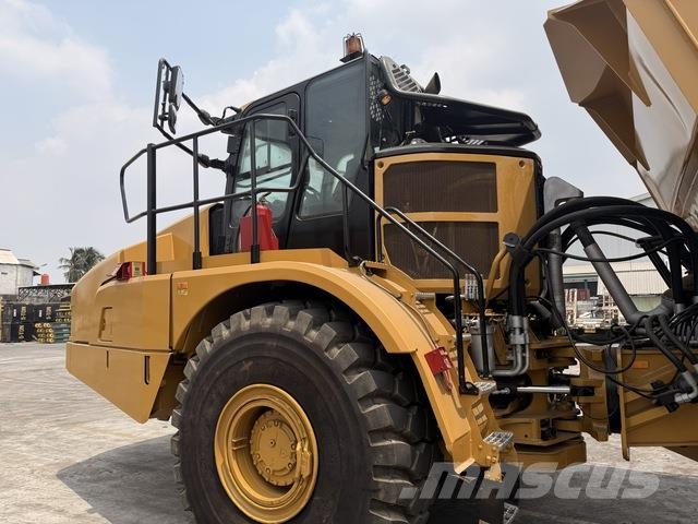 CAT 745 Dumper - Knickgelenk