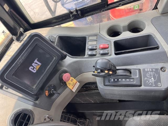 CAT 745 Dumper - Knickgelenk