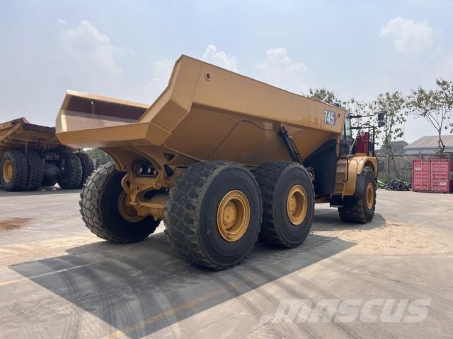 CAT 745 Dumper - Knickgelenk