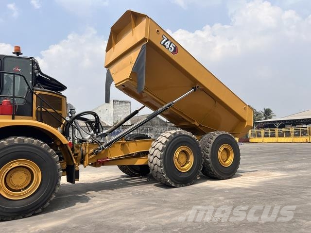 CAT 745 Dumper - Knickgelenk