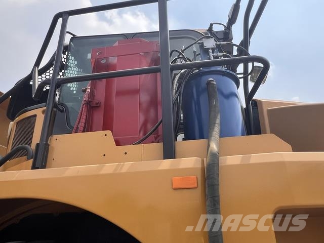 CAT 745 Dumper - Knickgelenk