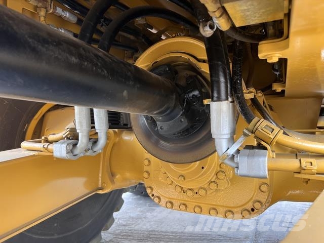 CAT 745 Dumper - Knickgelenk
