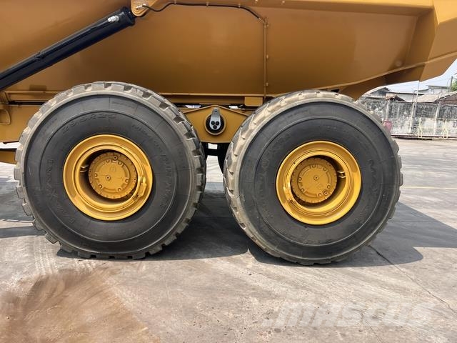 CAT 745 Dumper - Knickgelenk