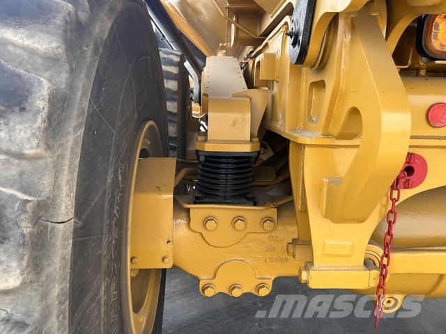 CAT 745 Dumper - Knickgelenk