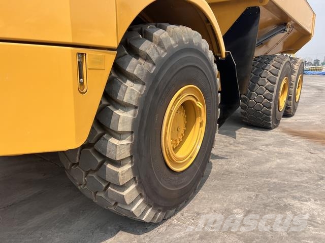 CAT 745 Dumper - Knickgelenk