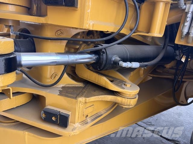 CAT 745 Dumper - Knickgelenk