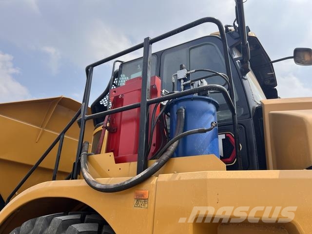 CAT 745 Dumper - Knickgelenk