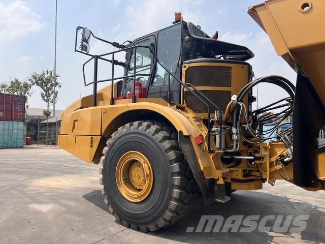 CAT 745 Dumper - Knickgelenk