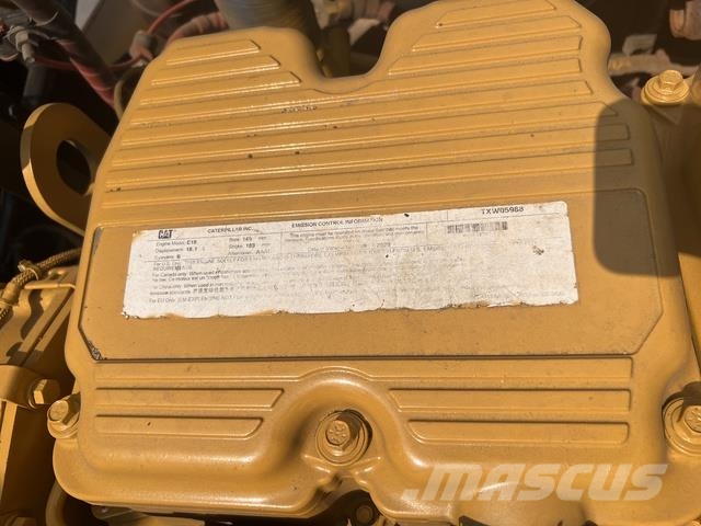 CAT 745 Dumper - Knickgelenk