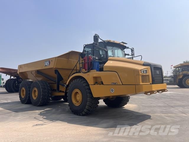 CAT 745 Dumper - Knickgelenk