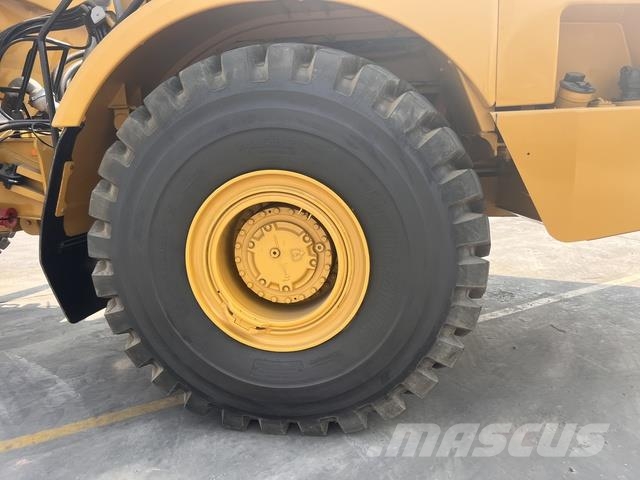 CAT 745 Dumper - Knickgelenk