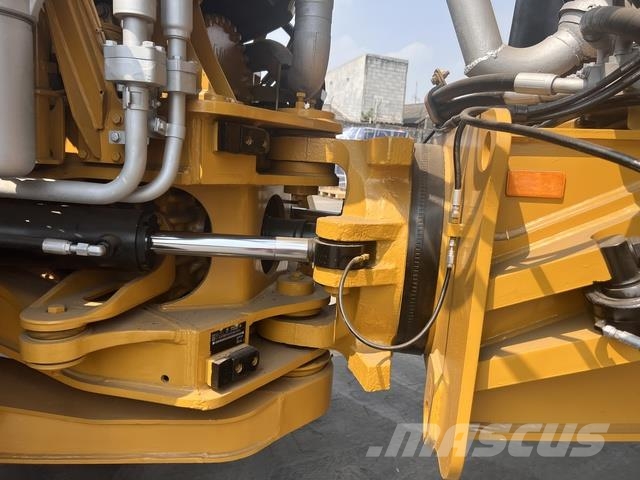 CAT 745 Dumper - Knickgelenk