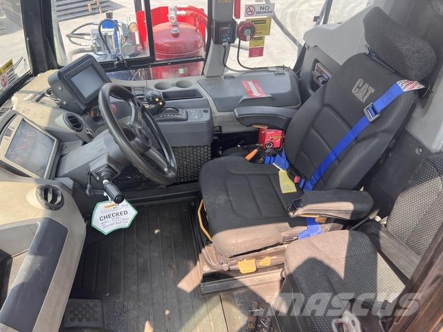 CAT 745 Dumper - Knickgelenk