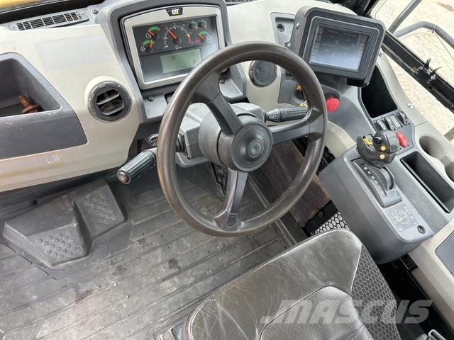 CAT 745 ساحبات مفصلية