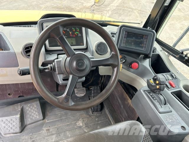CAT 745 ساحبات مفصلية