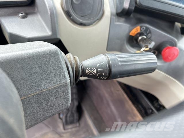 CAT 745 ساحبات مفصلية