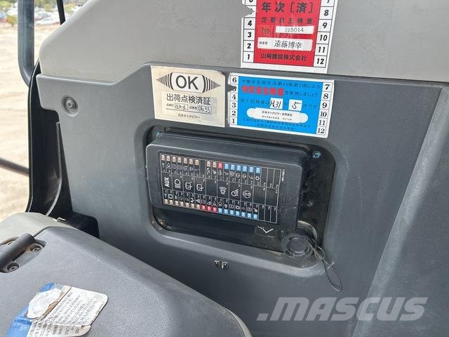 CAT 745 ساحبات مفصلية