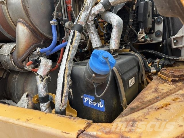 CAT 745 ساحبات مفصلية