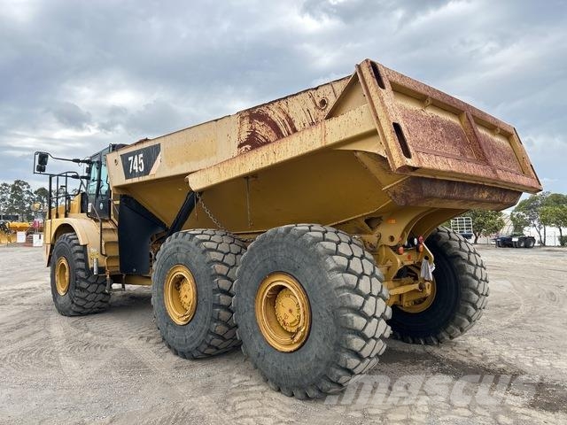 CAT 745 ساحبات مفصلية